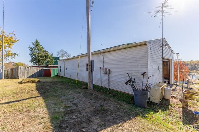 14607 Rock Cliff Drive, Ste Genevieve, MO 63670