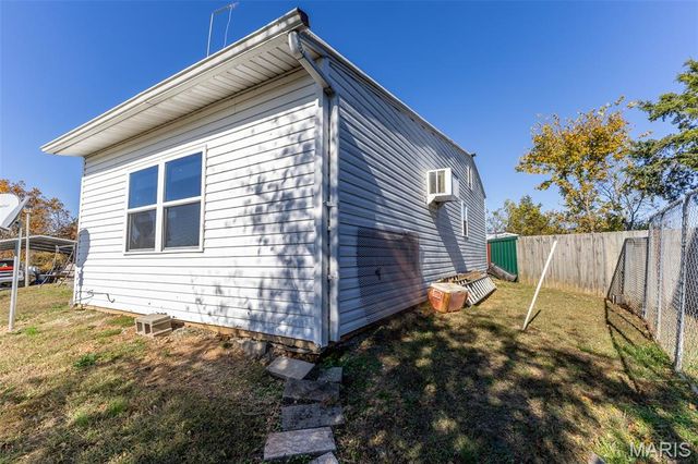 14607 Rock Cliff Drive, Ste Genevieve, MO 63670