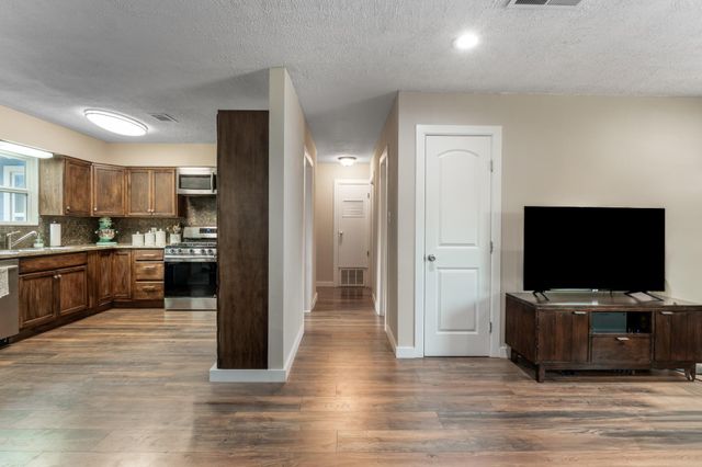 4705 Manchaca RD, Austin, TX 78745