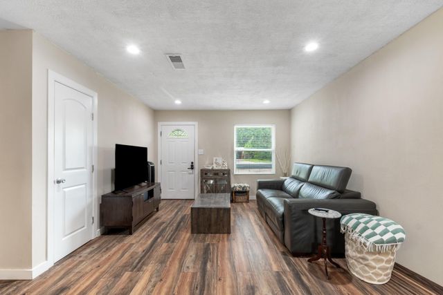4705 Manchaca RD, Austin, TX 78745