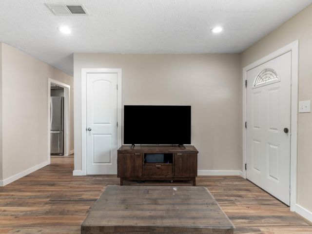 4705 Manchaca RD, Austin, TX 78745