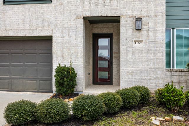 13207 Terania Cliff Trace, Houston, TX 77059