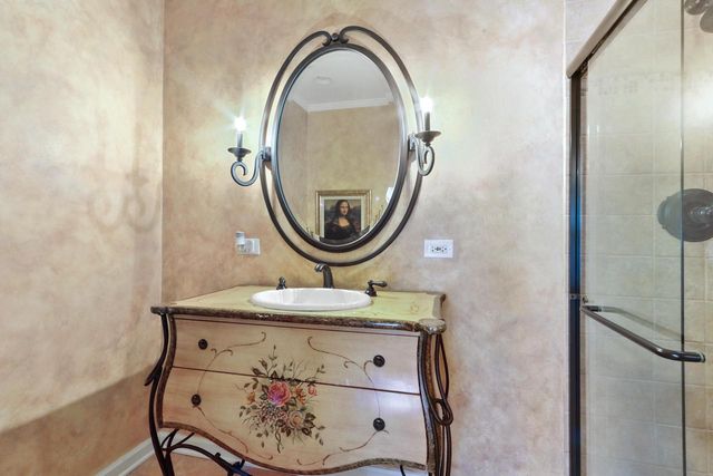 56 Rolling Green DRIVE, Fontana, WI 53125