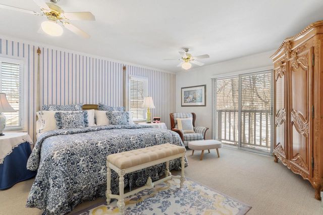 56 Rolling Green DRIVE, Fontana, WI 53125