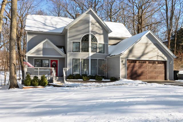 56 Rolling Green DRIVE, Fontana, WI 53125