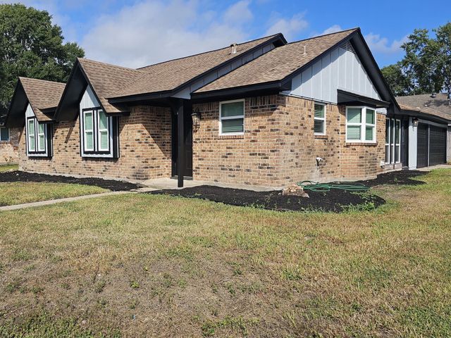 7002 Sandswept Lane, Houston, TX 77086