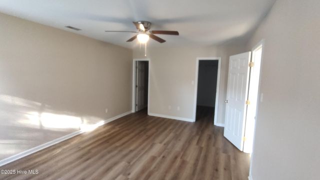 813 S Dogwood Lane, Swansboro, NC 28584