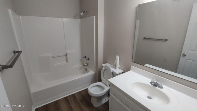 813 S Dogwood Lane, Swansboro, NC 28584