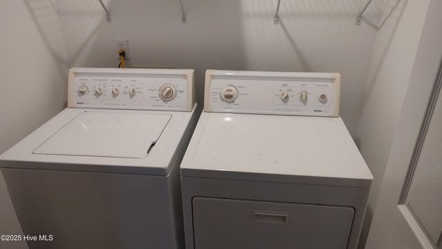 813 S Dogwood Lane, Swansboro, NC 28584