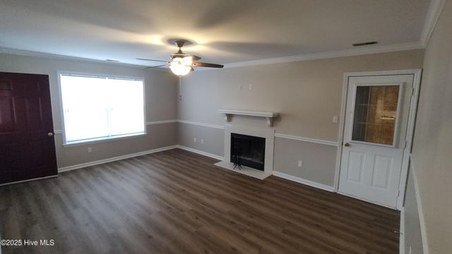 813 S Dogwood Lane, Swansboro, NC 28584