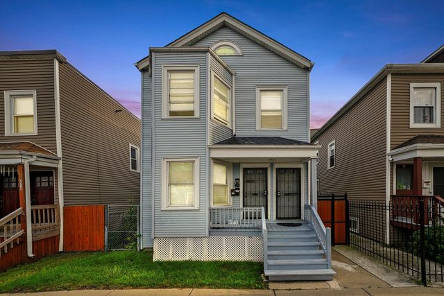 3521 W Diversey Avenue 2, Chicago, IL 60647