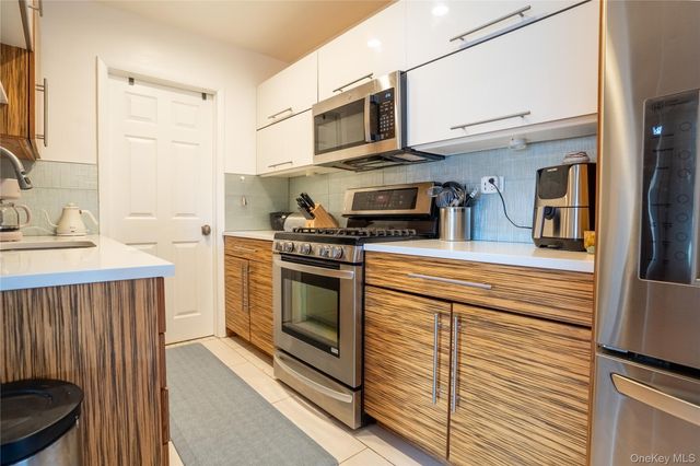 211-10 18th Avenue 6E, Bayside, NY 11360