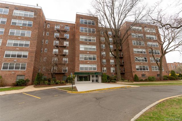 211-10 18th Avenue 6E, Bayside, NY 11360