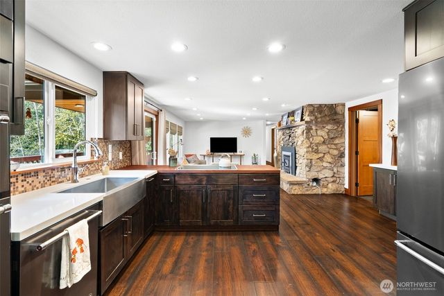 27495 Parcells Road NE, Kingston, WA 98346