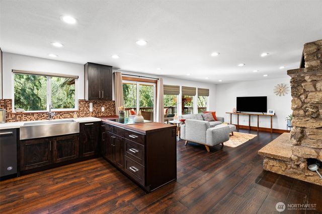 27495 Parcells Road NE, Kingston, WA 98346