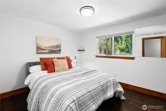 27495 Parcells Road NE, Kingston, WA 98346