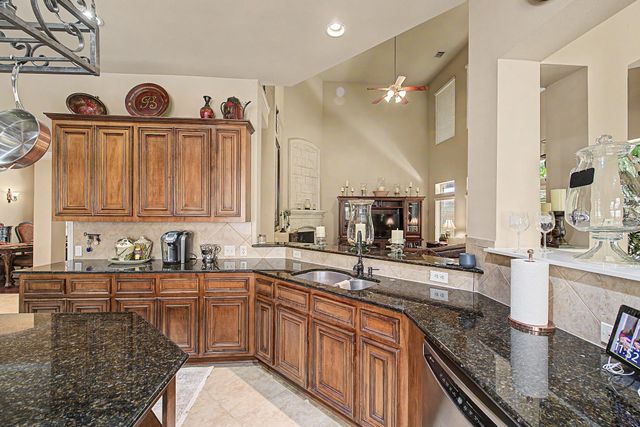 1015 Vaulted Oak Street, Houston, TX 77008
