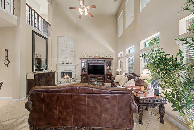 1015 Vaulted Oak Street, Houston, TX 77008
