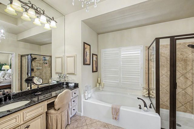 1015 Vaulted Oak Street, Houston, TX 77008