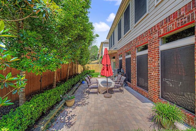 1015 Vaulted Oak Street, Houston, TX 77008