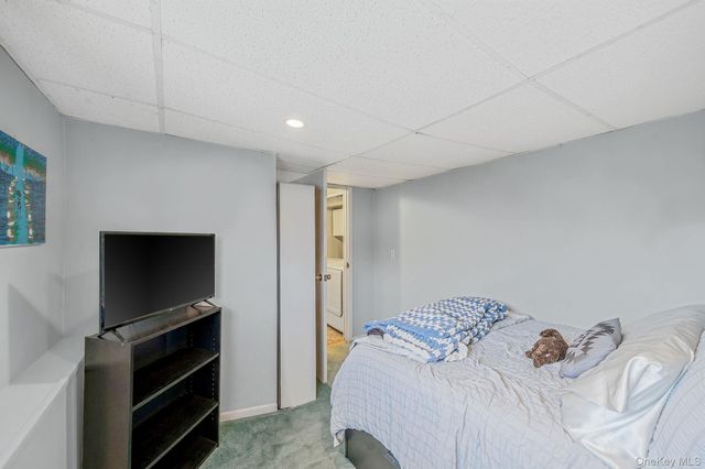 27 Spencer Way, Kings Park, NY 11754