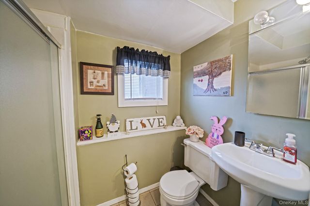 27 Spencer Way, Kings Park, NY 11754