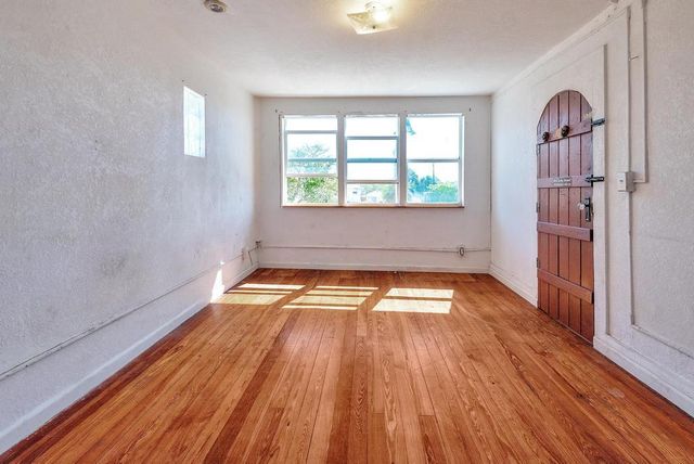 521 N Dixie Highway, Lake Worth Beach, FL 33460
