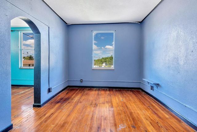 521 N Dixie Highway, Lake Worth Beach, FL 33460
