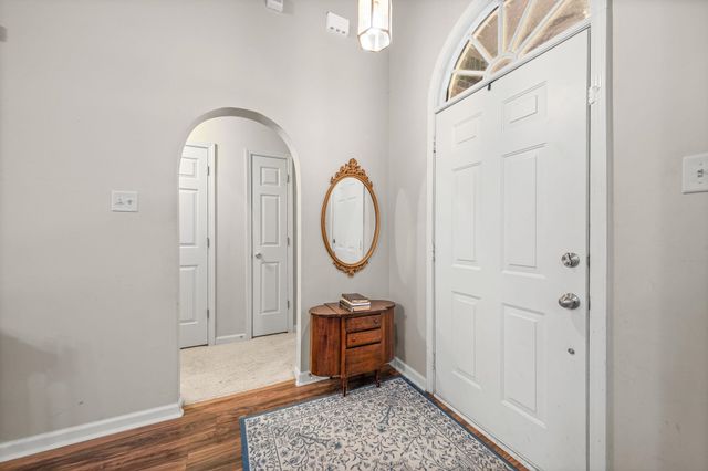 245 OAKSEDGE DR, Oakland, TN 38060