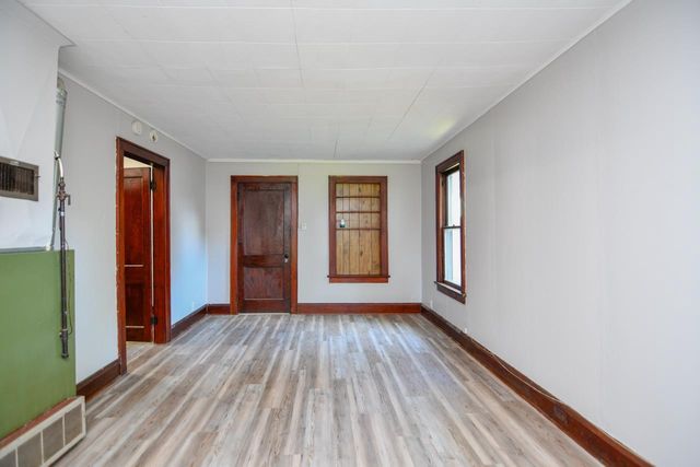 1637 N BENNETT STREET, Appleton, WI 54914