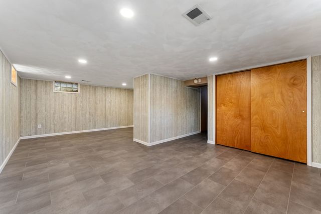 1039 33rd Court, Moline, IL 61265