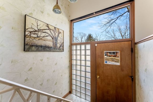 1039 33rd Court, Moline, IL 61265