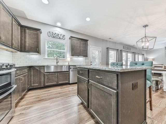 118 Edinburgh Drive, Canton, GA 30115