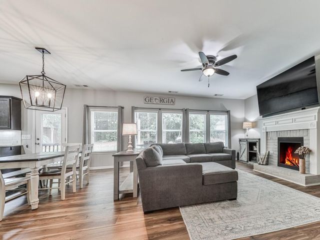118 Edinburgh Drive, Canton, GA 30115