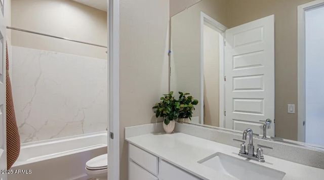 18664 W HIDDENVIEW Drive, Goodyear, AZ 85338