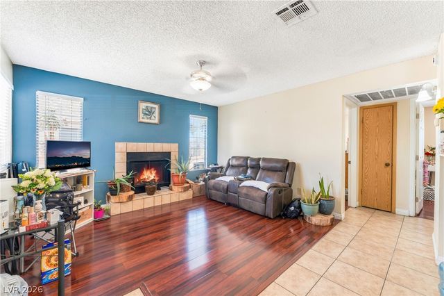 4708 Krissylouise Way, Las Vegas, NV 89121