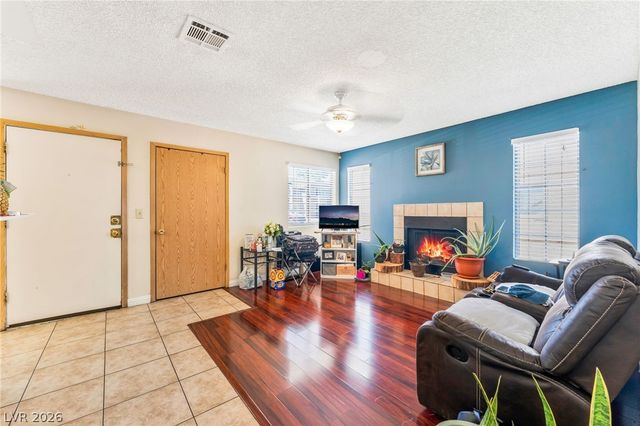 4708 Krissylouise Way, Las Vegas, NV 89121