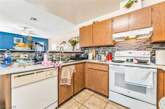 4708 Krissylouise Way, Las Vegas, NV 89121