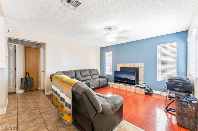 4708 Krissylouise Way, Las Vegas, NV 89121