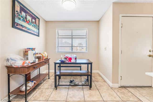 4708 Krissylouise Way, Las Vegas, NV 89121