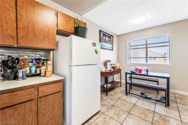 4708 Krissylouise Way, Las Vegas, NV 89121