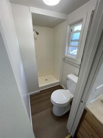 36 Dewey Street, Ashland, OR 97520