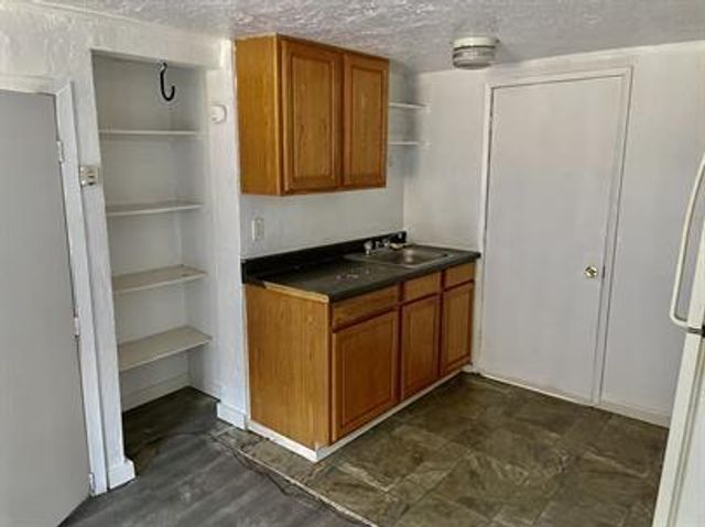 36 Dewey Street, Ashland, OR 97520