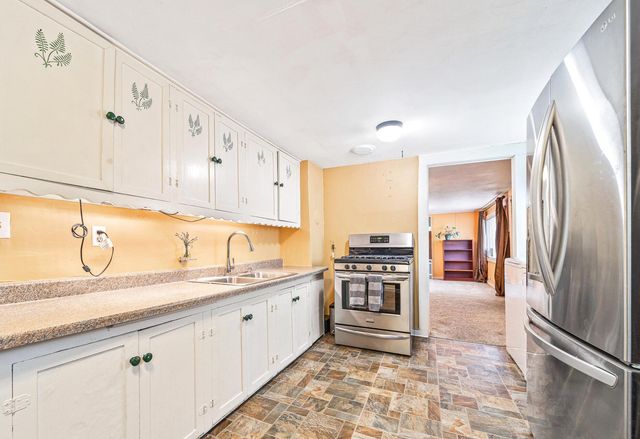 36 Dewey Street, Ashland, OR 97520