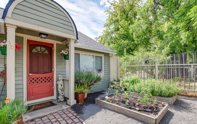 36 Dewey Street, Ashland, OR 97520