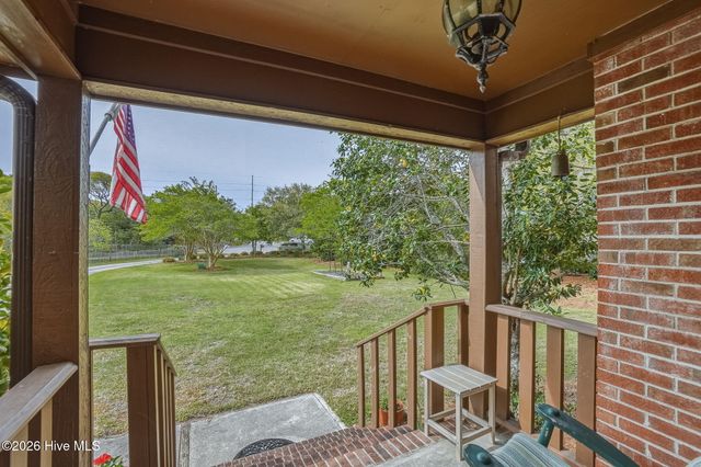 105 Laurel Court, Atlantic Beach, NC 28512