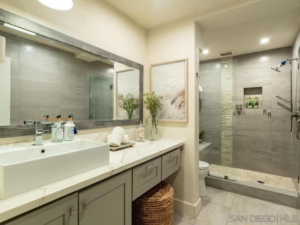 Image 19 of property listing at 1021 Scott 101, San Diego, CA 92106