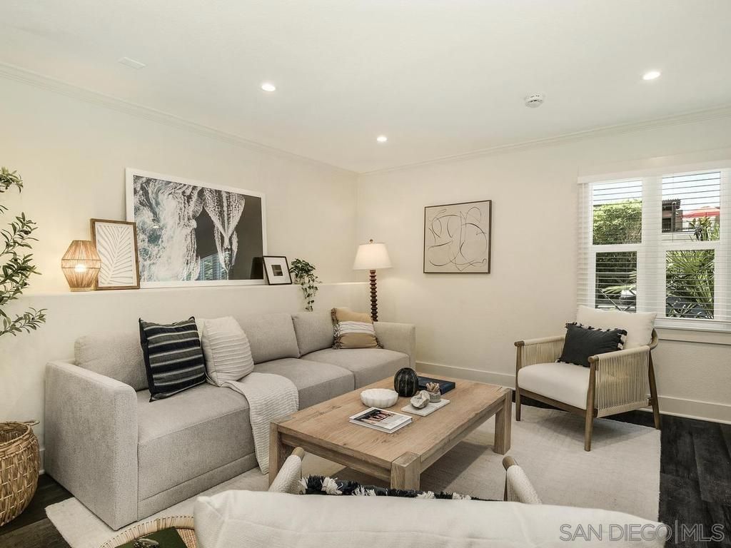 Image 2 of property listing at 1021 Scott 101, San Diego, CA 92106