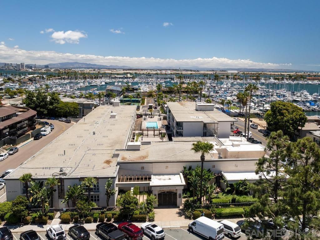 Image 25 of property listing at 1021 Scott 101, San Diego, CA 92106