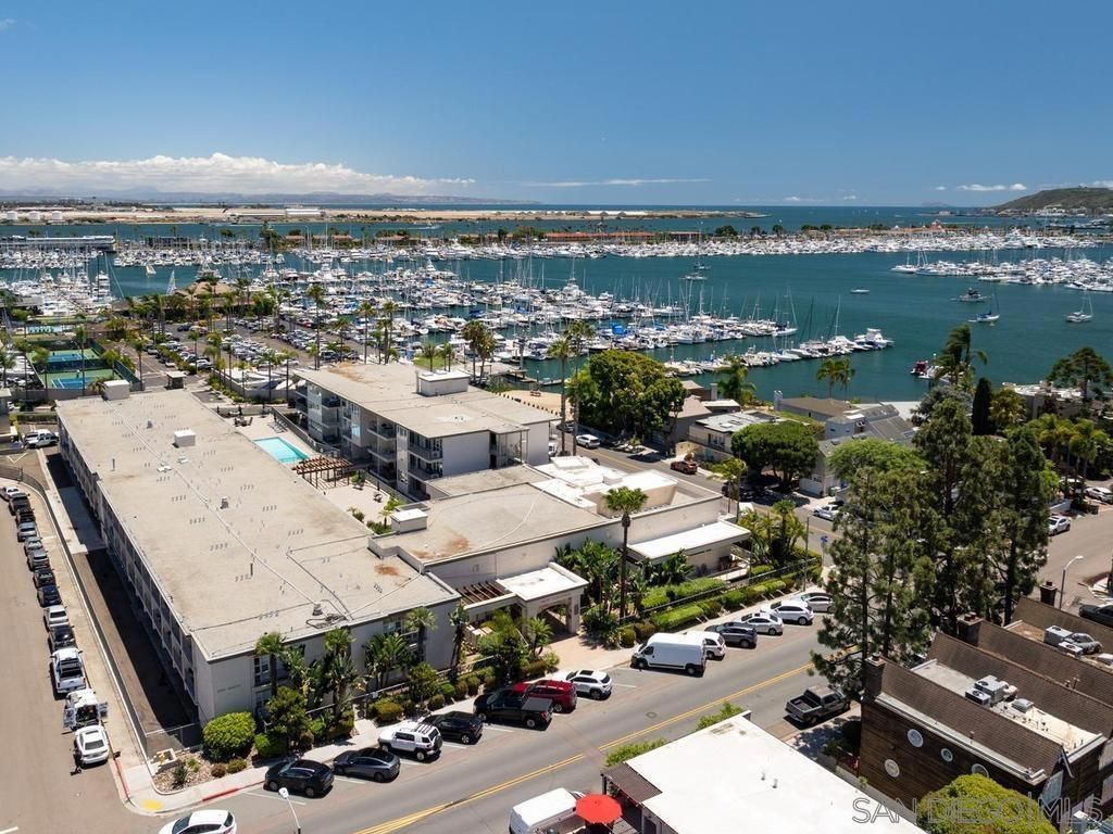 Image 26 of property listing at 1021 Scott 101, San Diego, CA 92106
